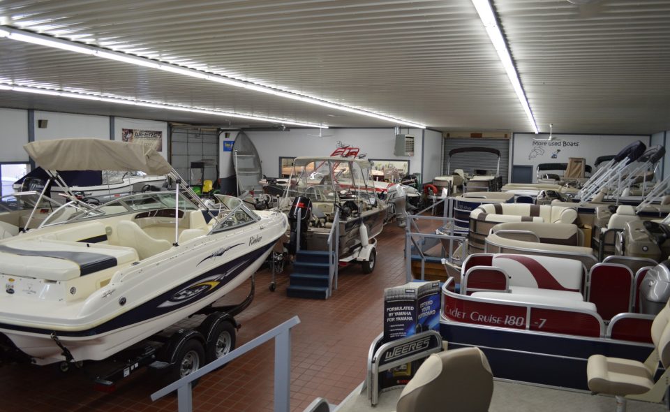 Used Boat Store Photos 001