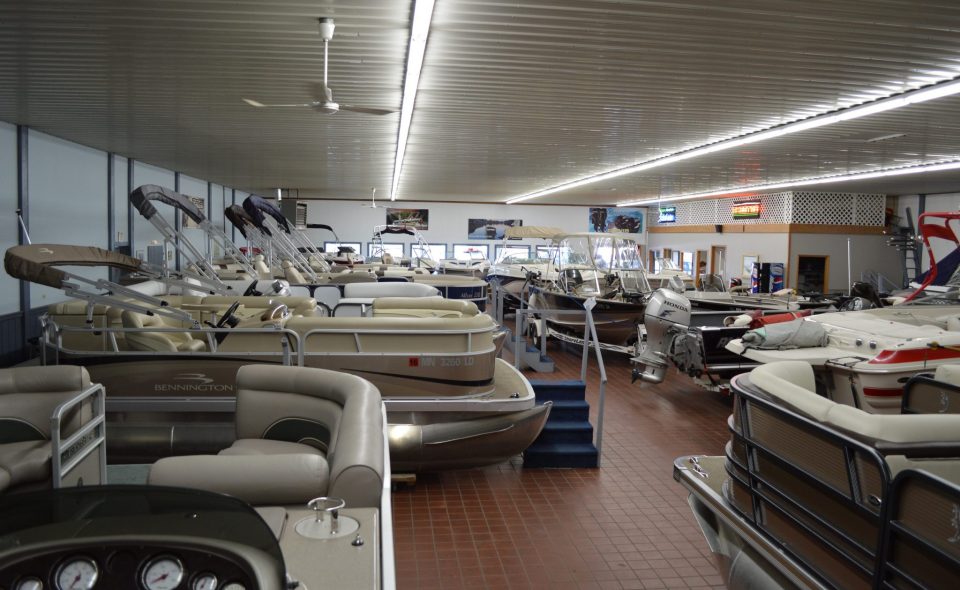 Used Boat Store Photos 004