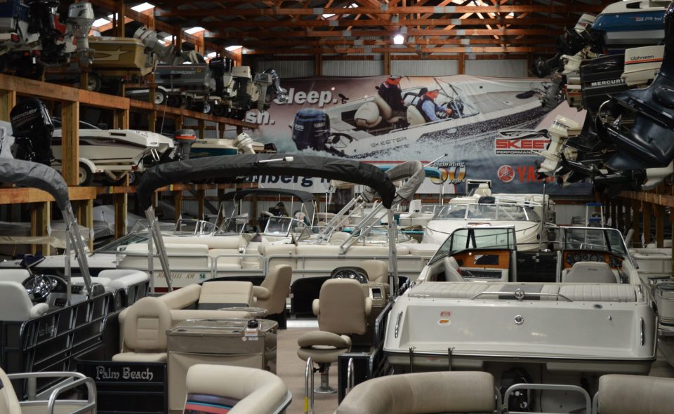 Used Boat Store Photos 008